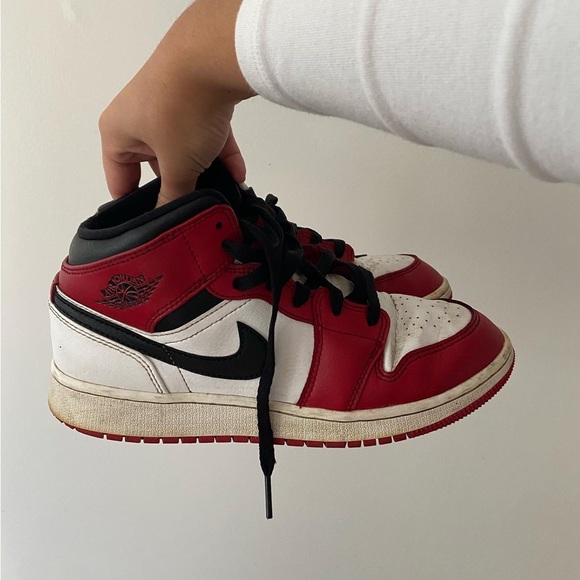 Jordan 1 mid Chicago - Picture 3 of 5